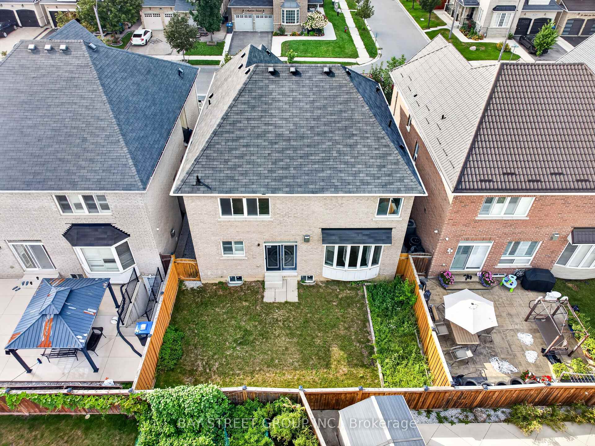 Photo 23 of 45 Abitibi Lake Drive, Brampton, Sandringham-Wellington — HOMEH