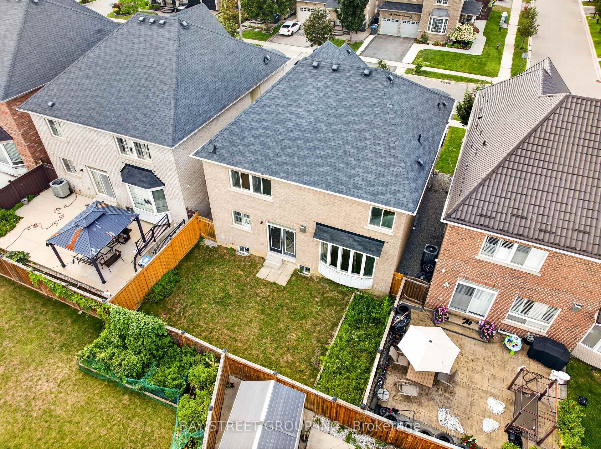Photo 24 of 45 Abitibi Lake Drive, Brampton, Sandringham-Wellington — HOMEH