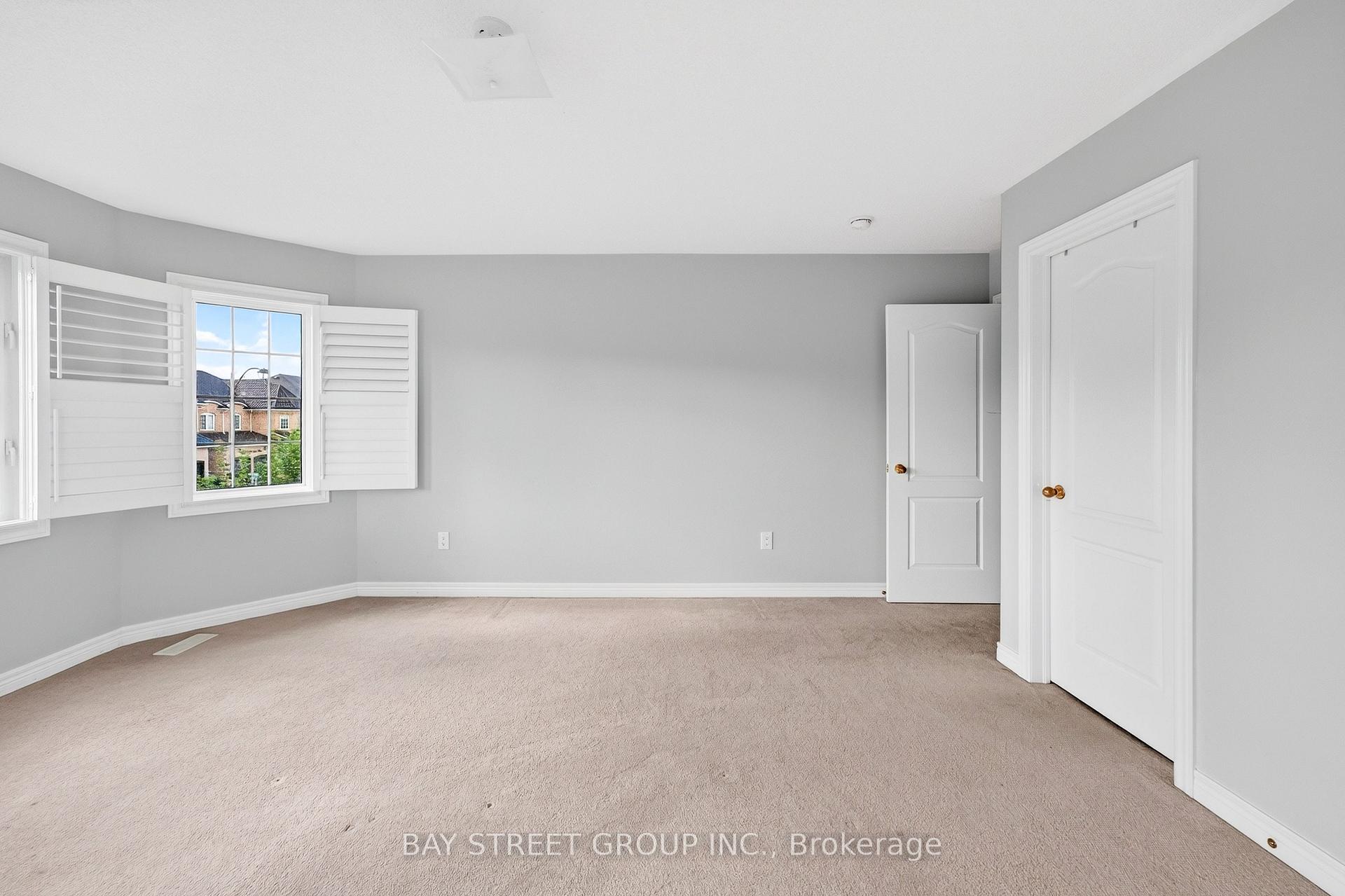 Photo 38 of 45 Abitibi Lake Drive, Brampton, Sandringham-Wellington — HOMEH