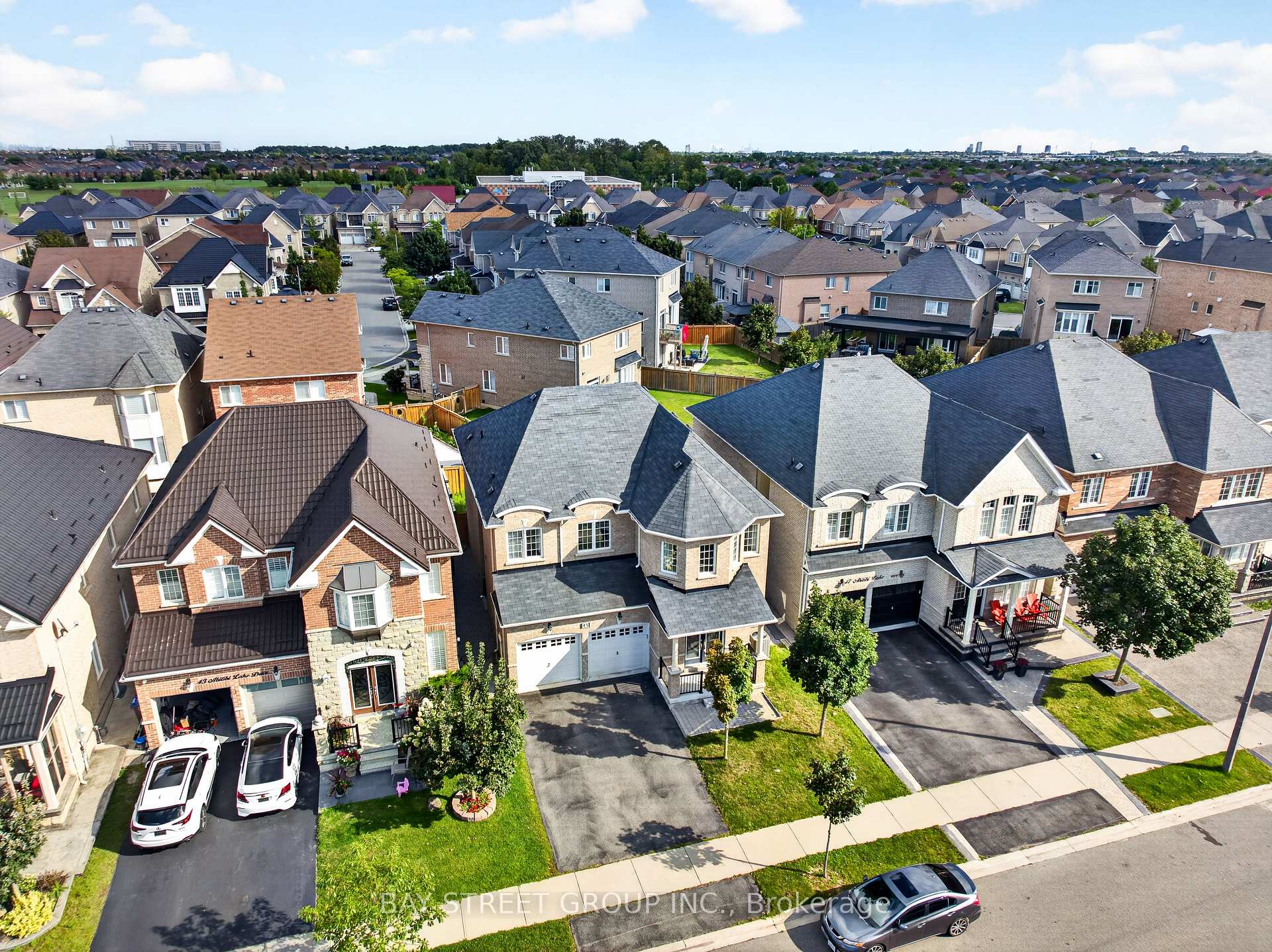 Photo 43 of 45 Abitibi Lake Drive, Brampton, Sandringham-Wellington — HOMEH