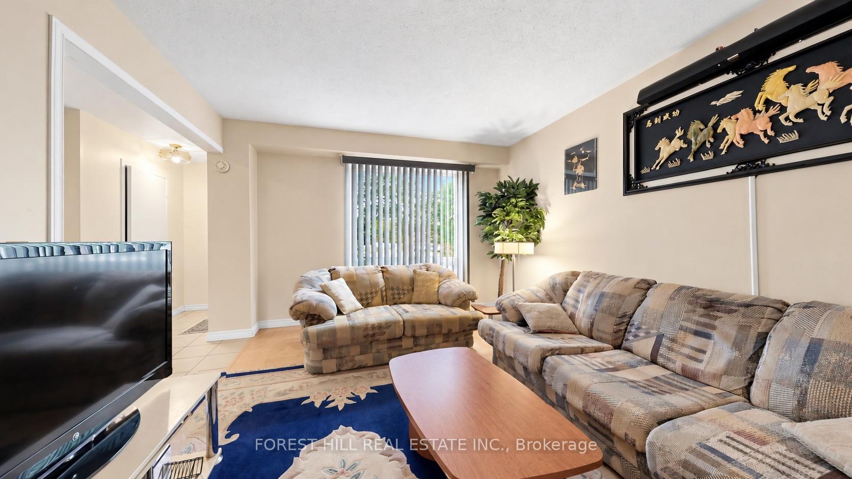 Photo 2 of 35 Treetops Court, Scarborough, Milliken — HOMEH