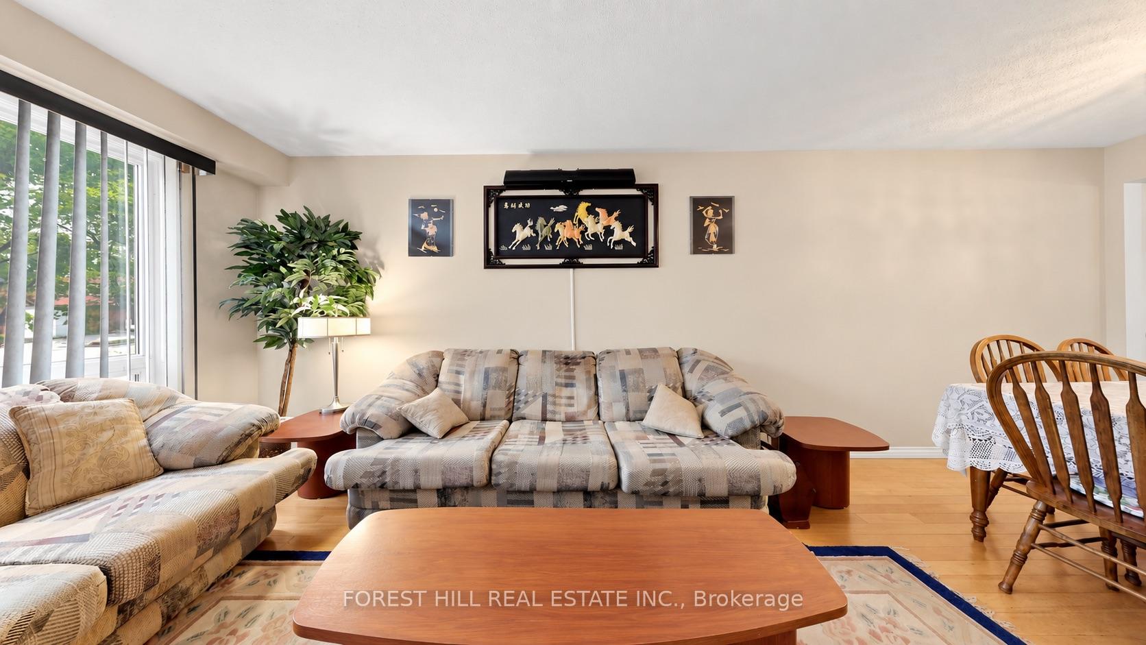 Photo 4 of 35 Treetops Court, Scarborough, Milliken — HOMEH