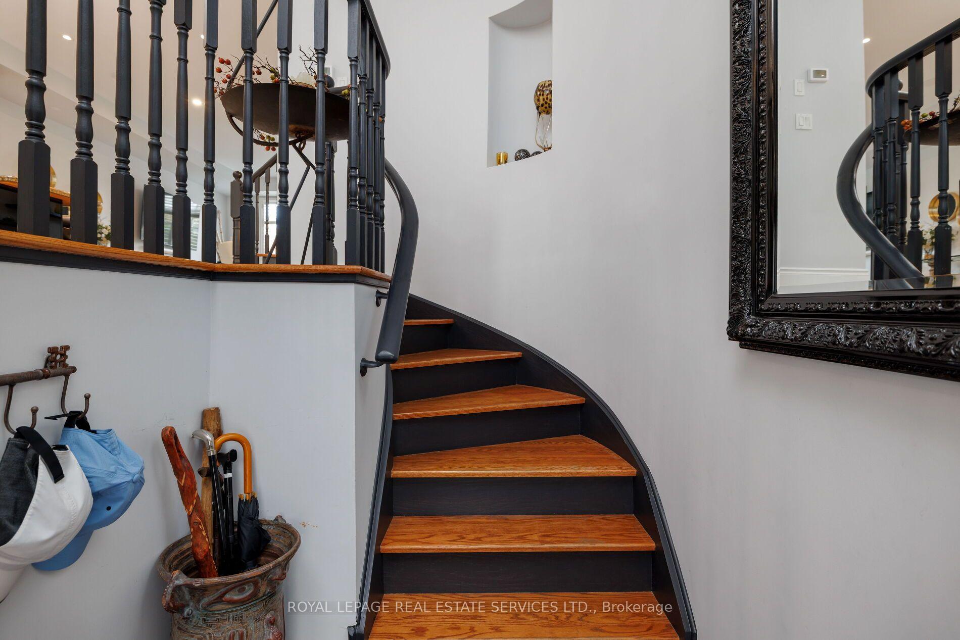 Photo 3 of Unit 7, 120 Bronte Road, Oakville, Bronte — HOMEH