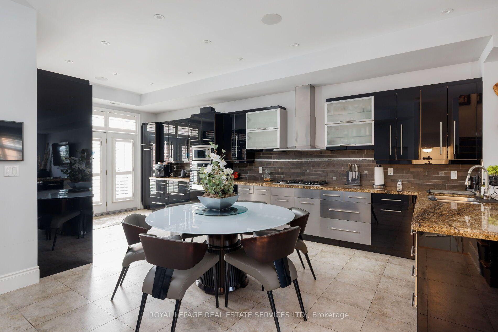Photo 6 of Unit 7, 120 Bronte Road, Oakville, Bronte — HOMEH