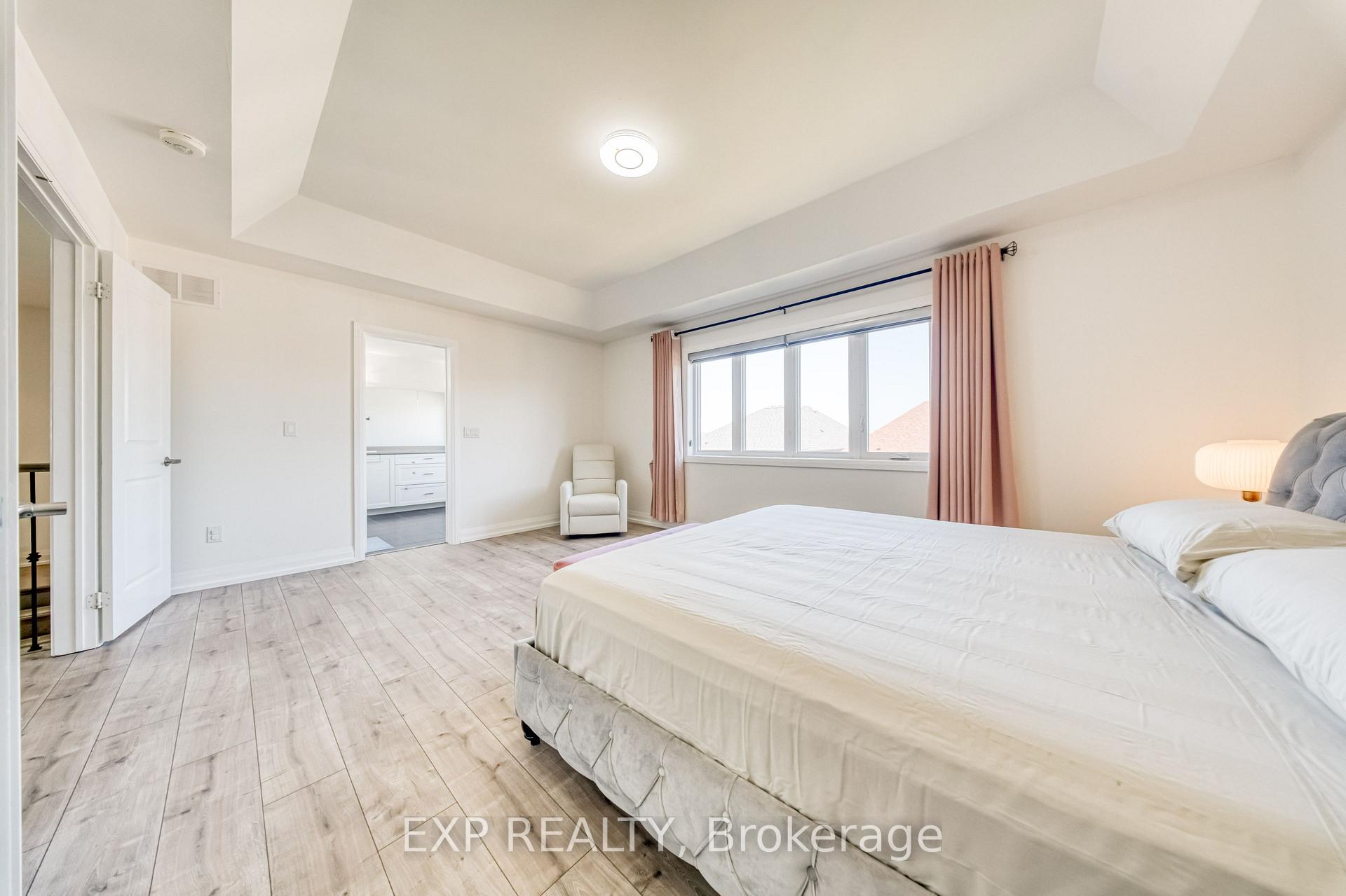 Photo 16 of 8 Prosperity Way, East Gwillimbury, Holland Landing — HOMEH