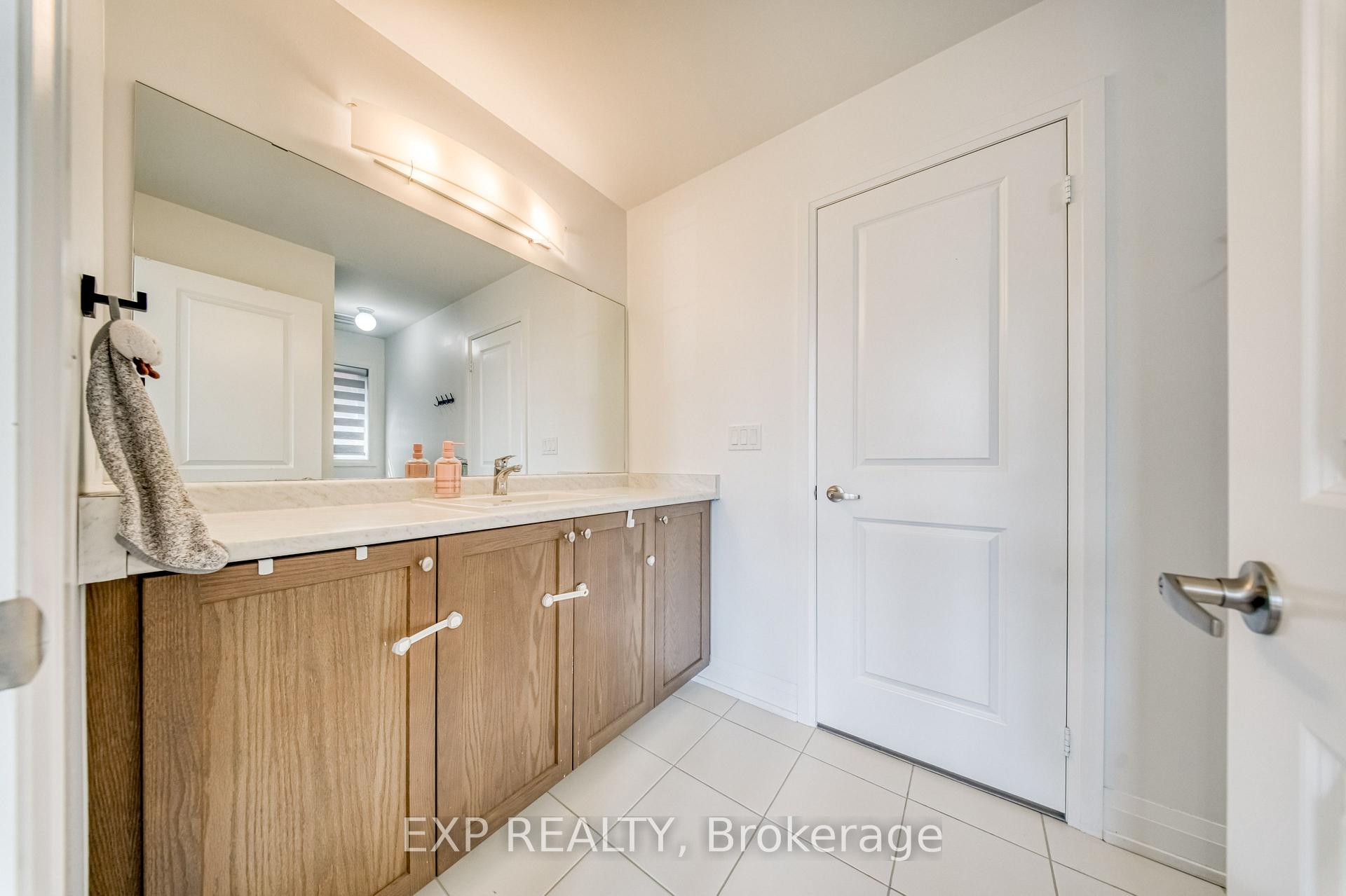 Photo 26 of 8 Prosperity Way, East Gwillimbury, Holland Landing — HOMEH