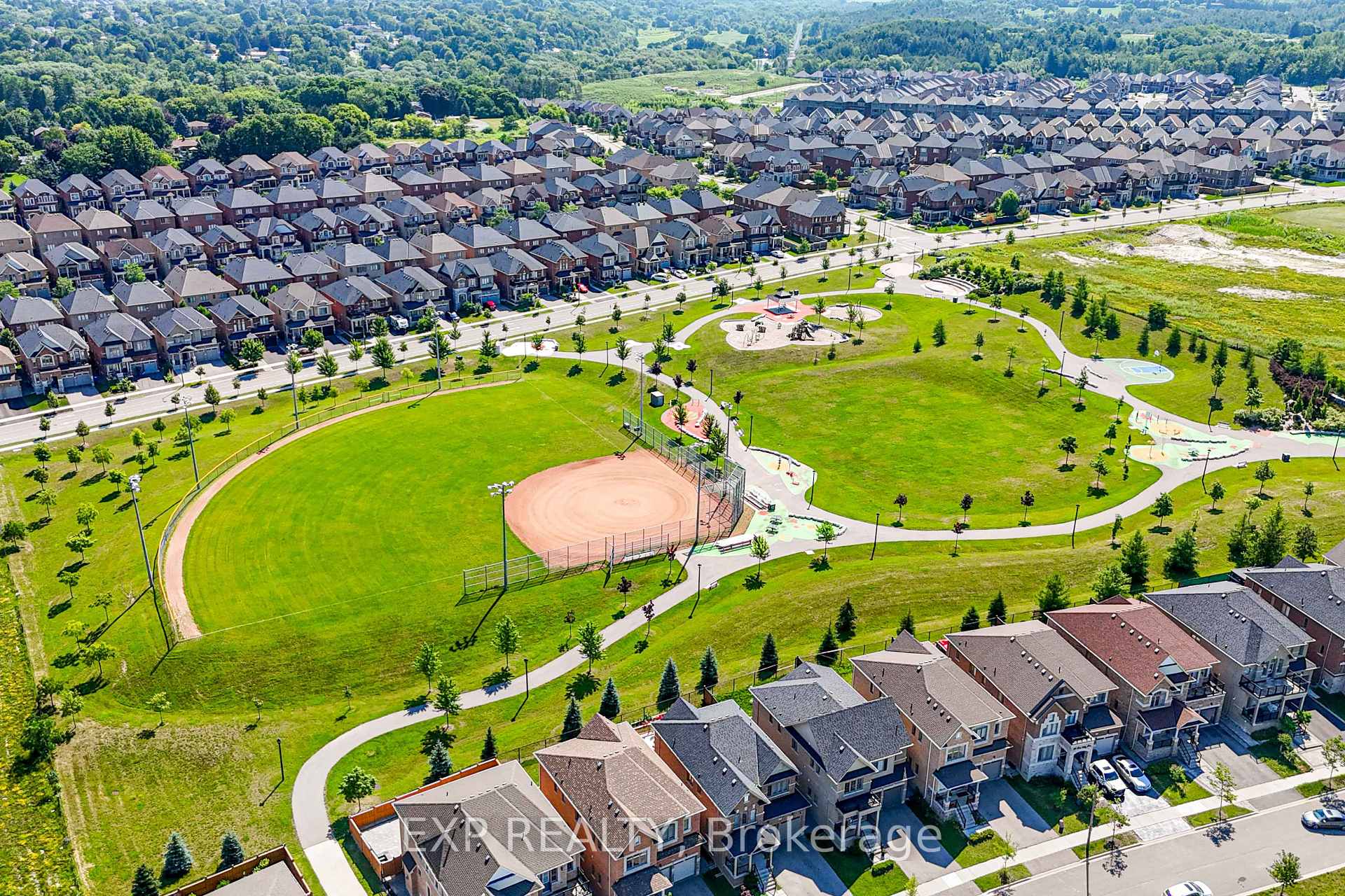 Photo 37 of 8 Prosperity Way, East Gwillimbury, Holland Landing — HOMEH