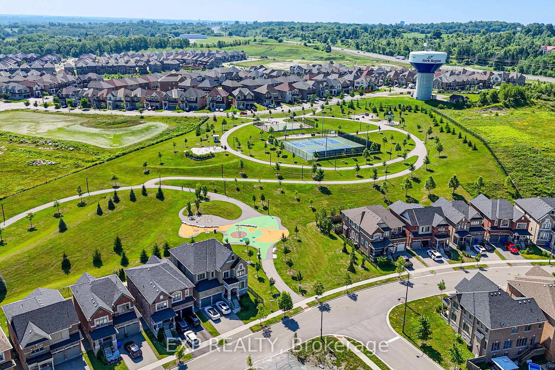 Photo 38 of 8 Prosperity Way, East Gwillimbury, Holland Landing — HOMEH