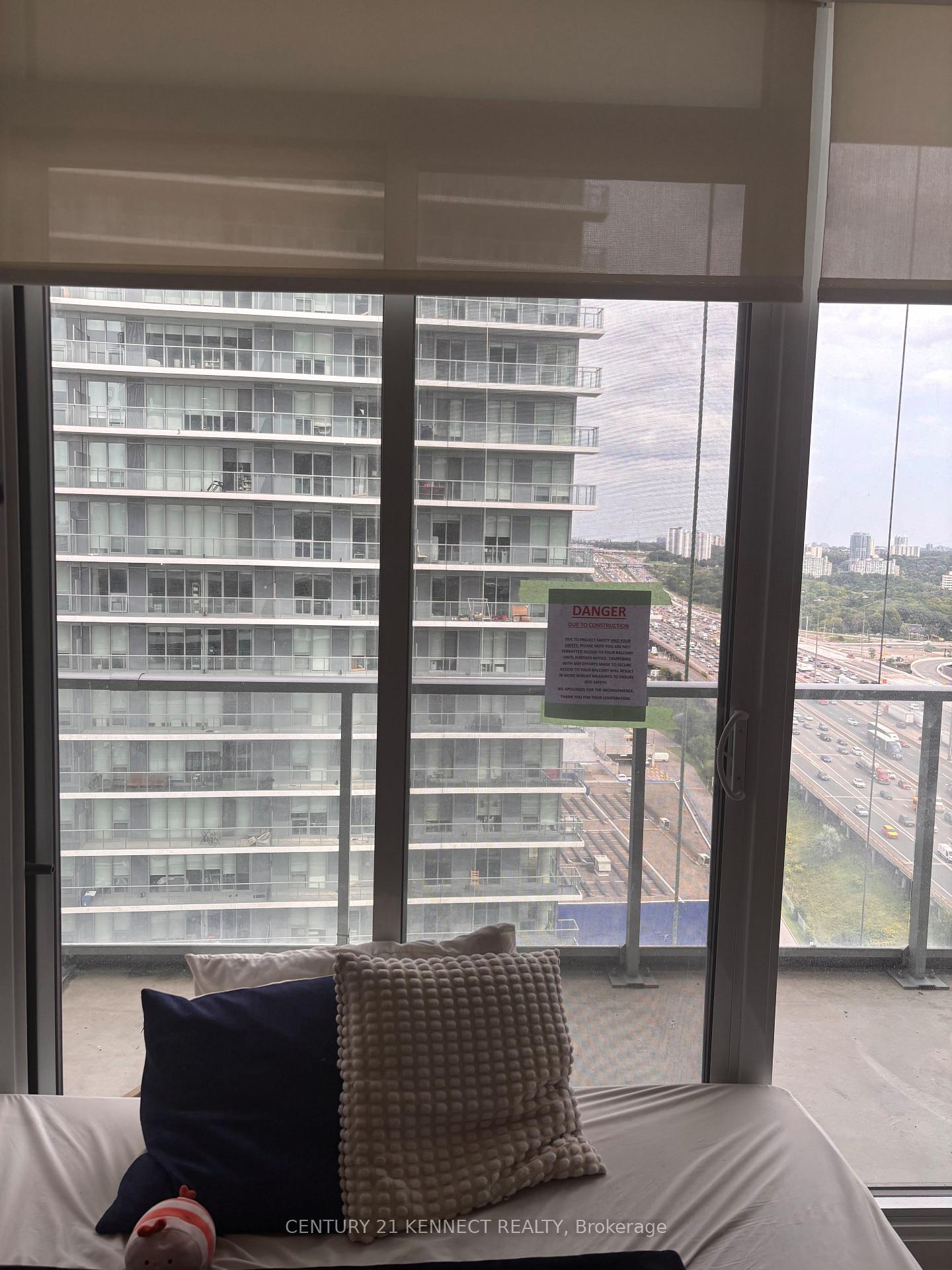 Photo 3 of Unit 2107, 115 Mcmahon Drive, North York, Bayview Village — HOMEH