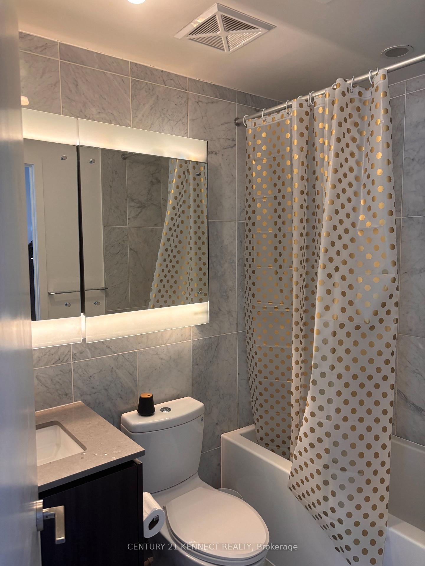 Photo 5 of Unit 2107, 115 Mcmahon Drive, North York, Bayview Village — HOMEH