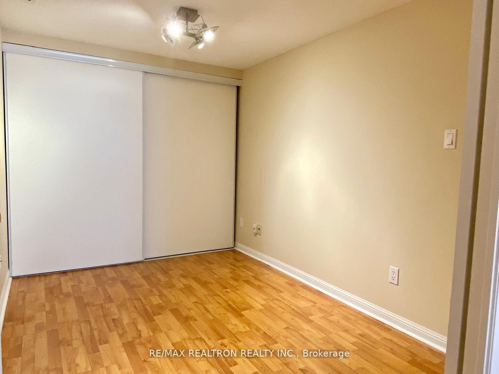 Photo 8 of 503 Grandview Way, North York, Willowdale East — HOMEH