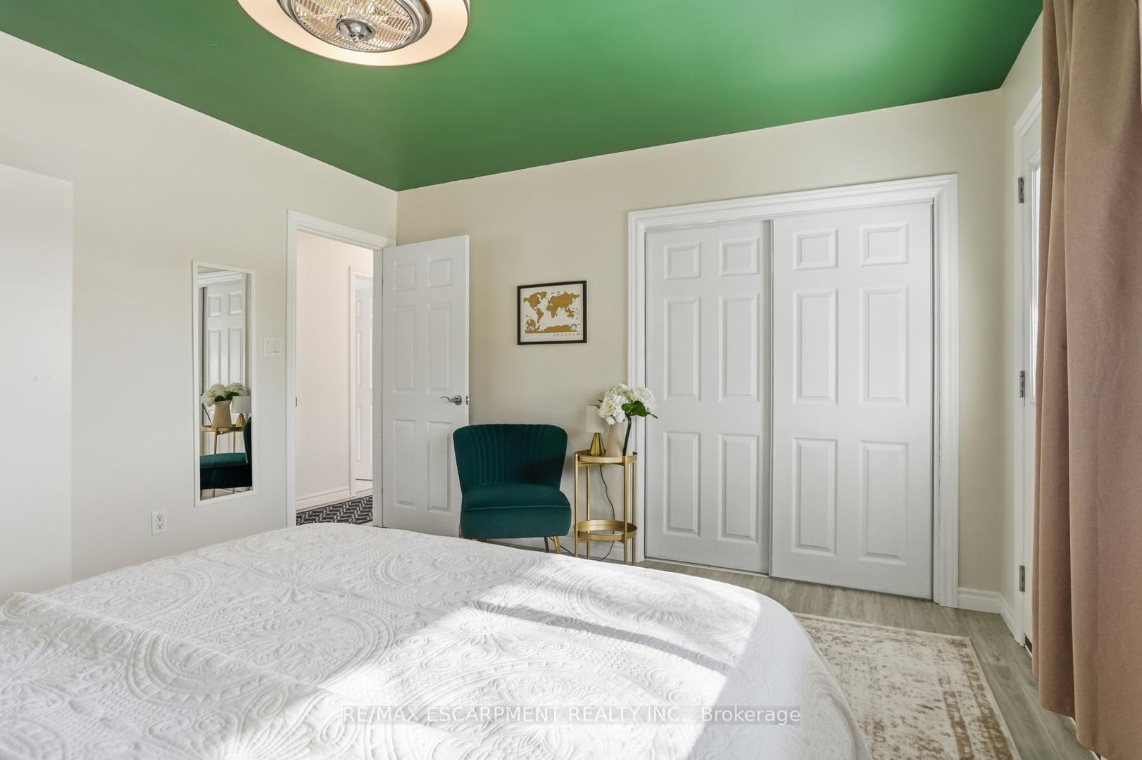 Photo 20 of 81 Thomson Drive, Hamilton, Waterdown — HOMEH