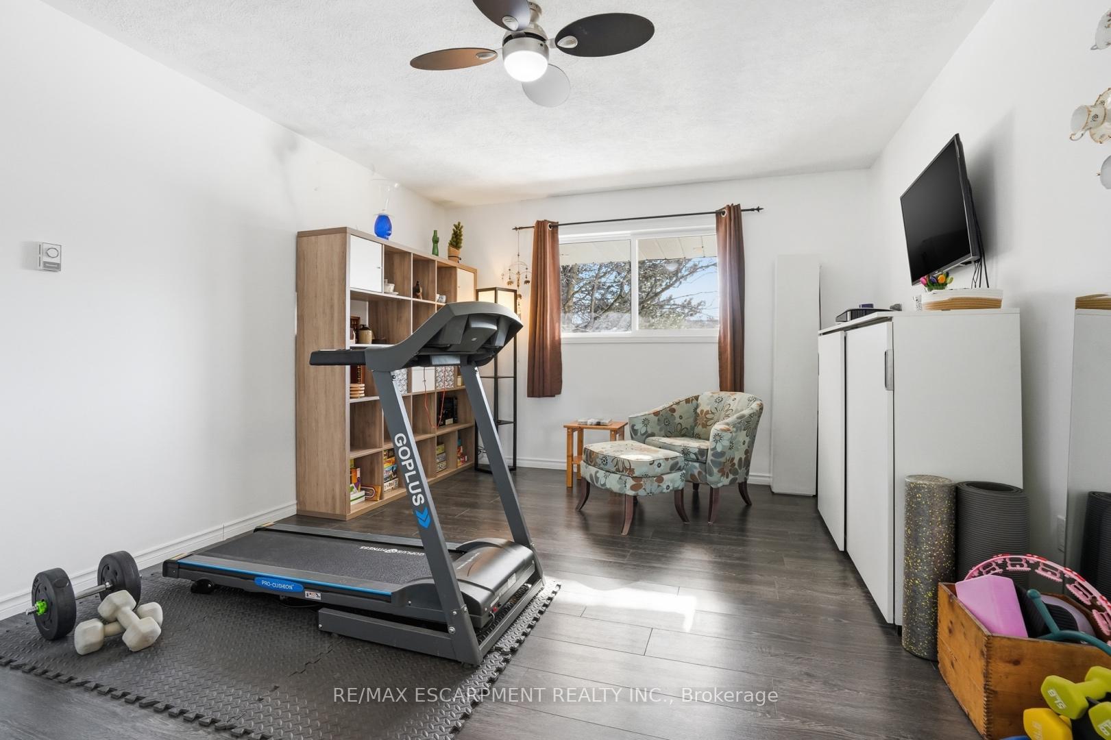 Photo 26 of 81 Thomson Drive, Hamilton, Waterdown — HOMEH