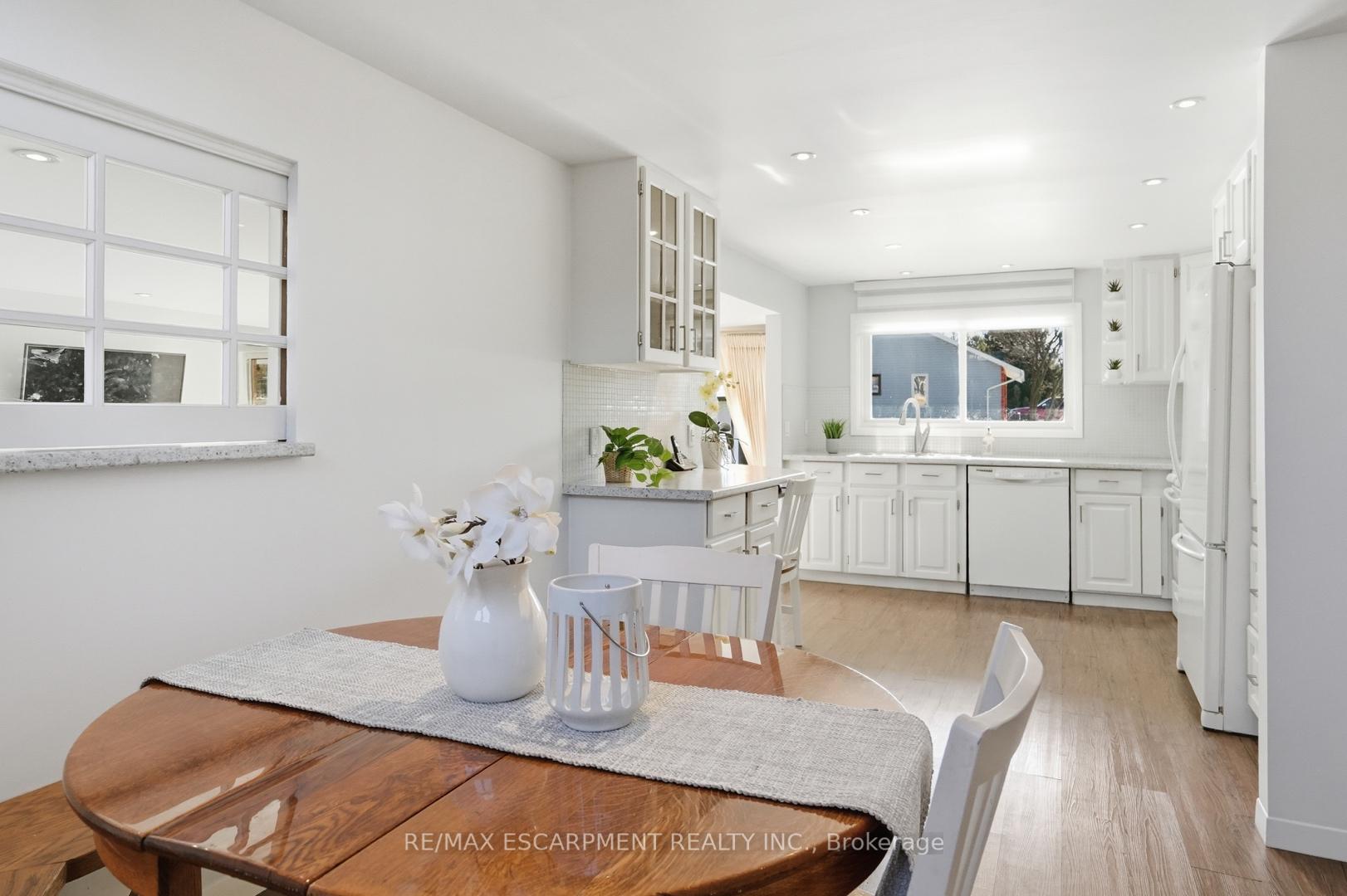 Photo 27 of 81 Thomson Drive, Hamilton, Waterdown — HOMEH
