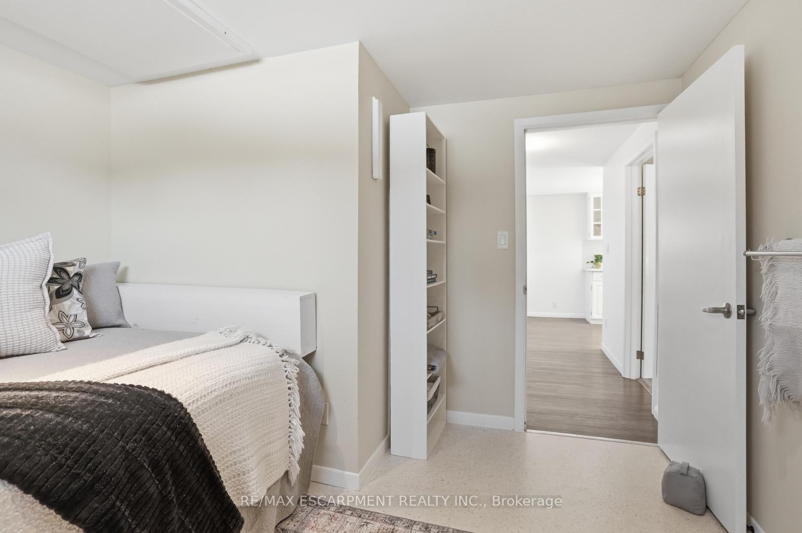 Photo 41 of 81 Thomson Drive, Hamilton, Waterdown — HOMEH