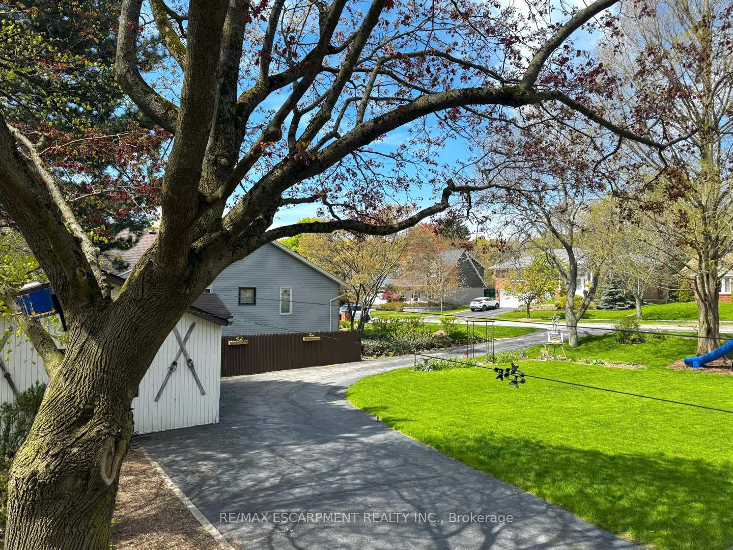 Photo 48 of 81 Thomson Drive, Hamilton, Waterdown — HOMEH