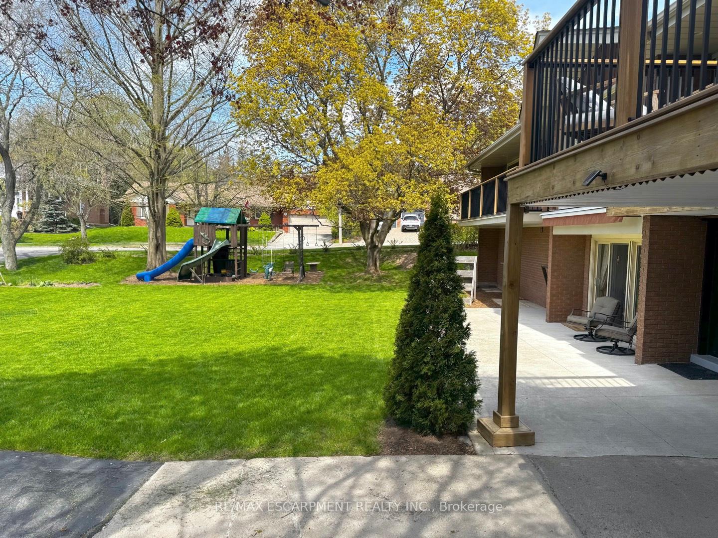 Photo 49 of 81 Thomson Drive, Hamilton, Waterdown — HOMEH