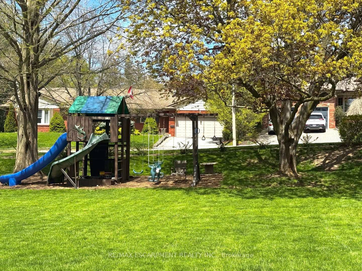 Photo 50 of 81 Thomson Drive, Hamilton, Waterdown — HOMEH