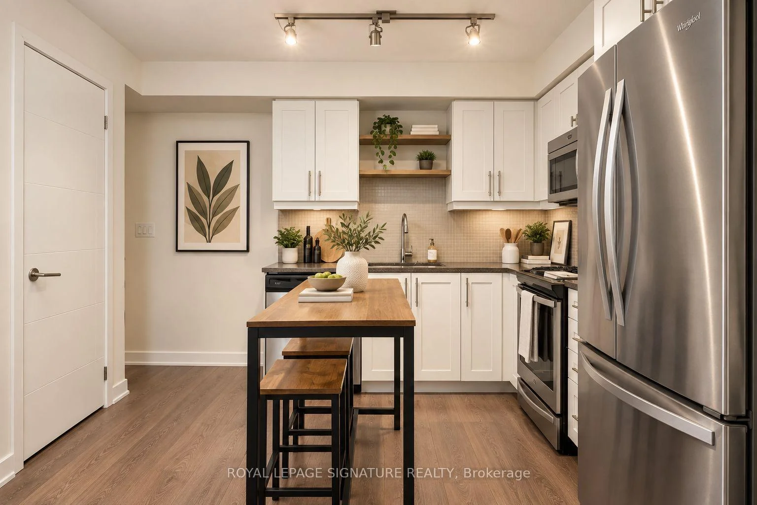 Photo 6 of Unit 1102, 525 Adelaide Street W, Toronto, Waterfront Communities — HOMEH