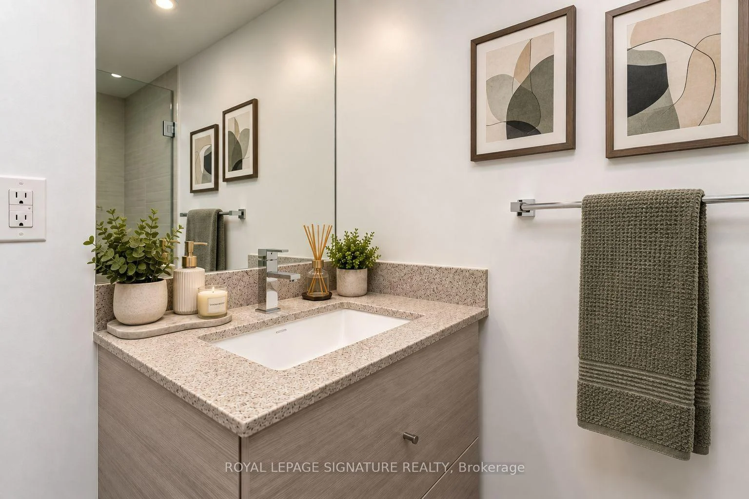 Photo 14 of Unit 1102, 525 Adelaide Street W, Toronto, Waterfront Communities — HOMEH