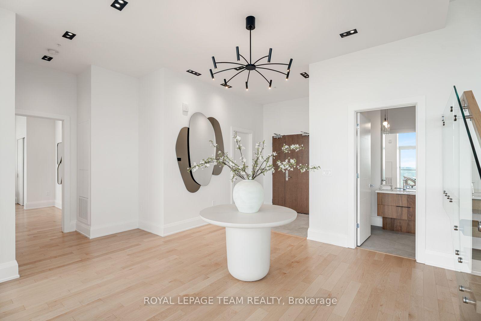 Photo 3 of Unit 4502, 805 Carling Avenue, Ottawa, West Centre Town — HOMEH