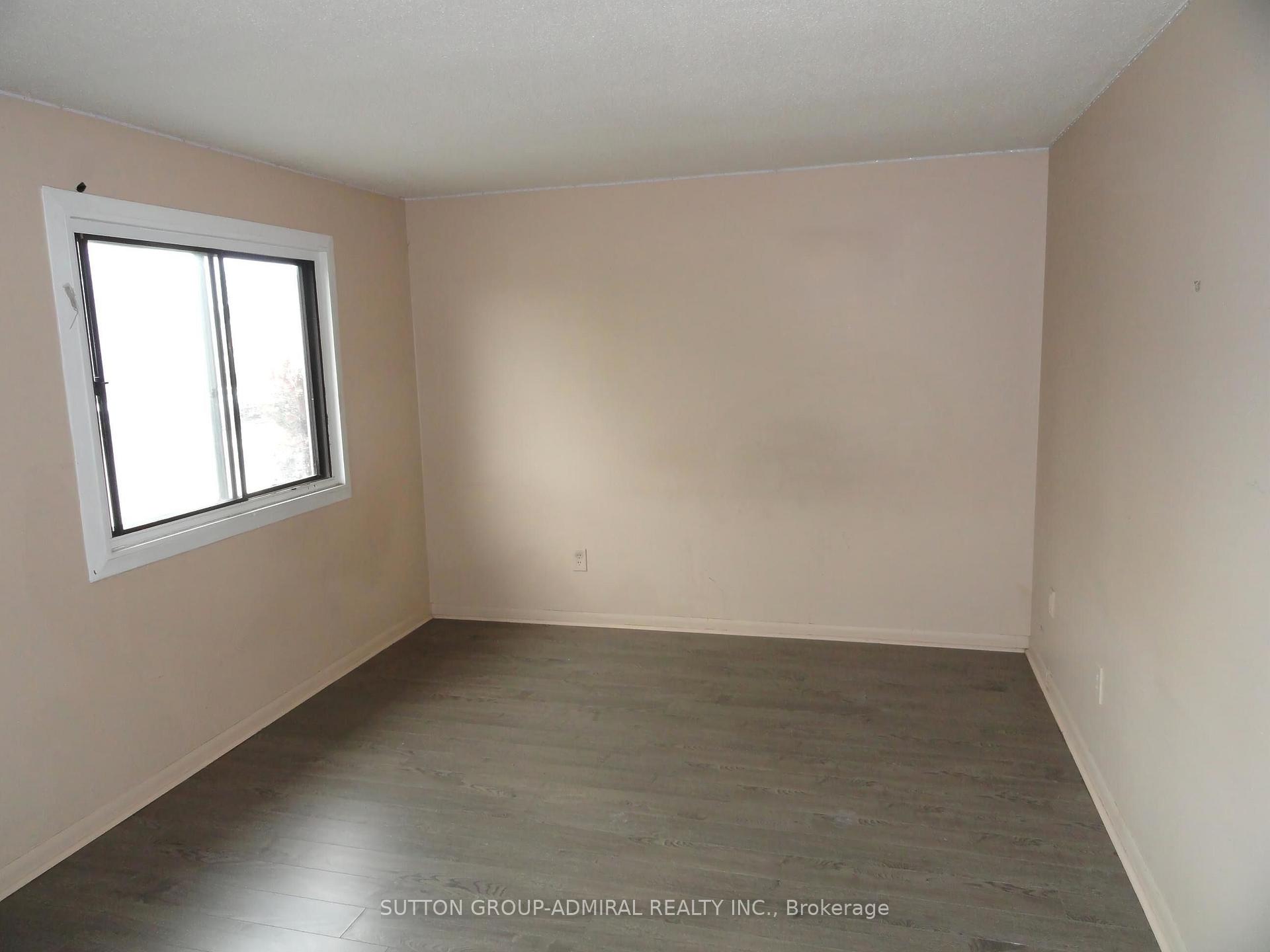 Photo 5 of 228 Royal Salisbury Way, Brampton, Madoc — HOMEH