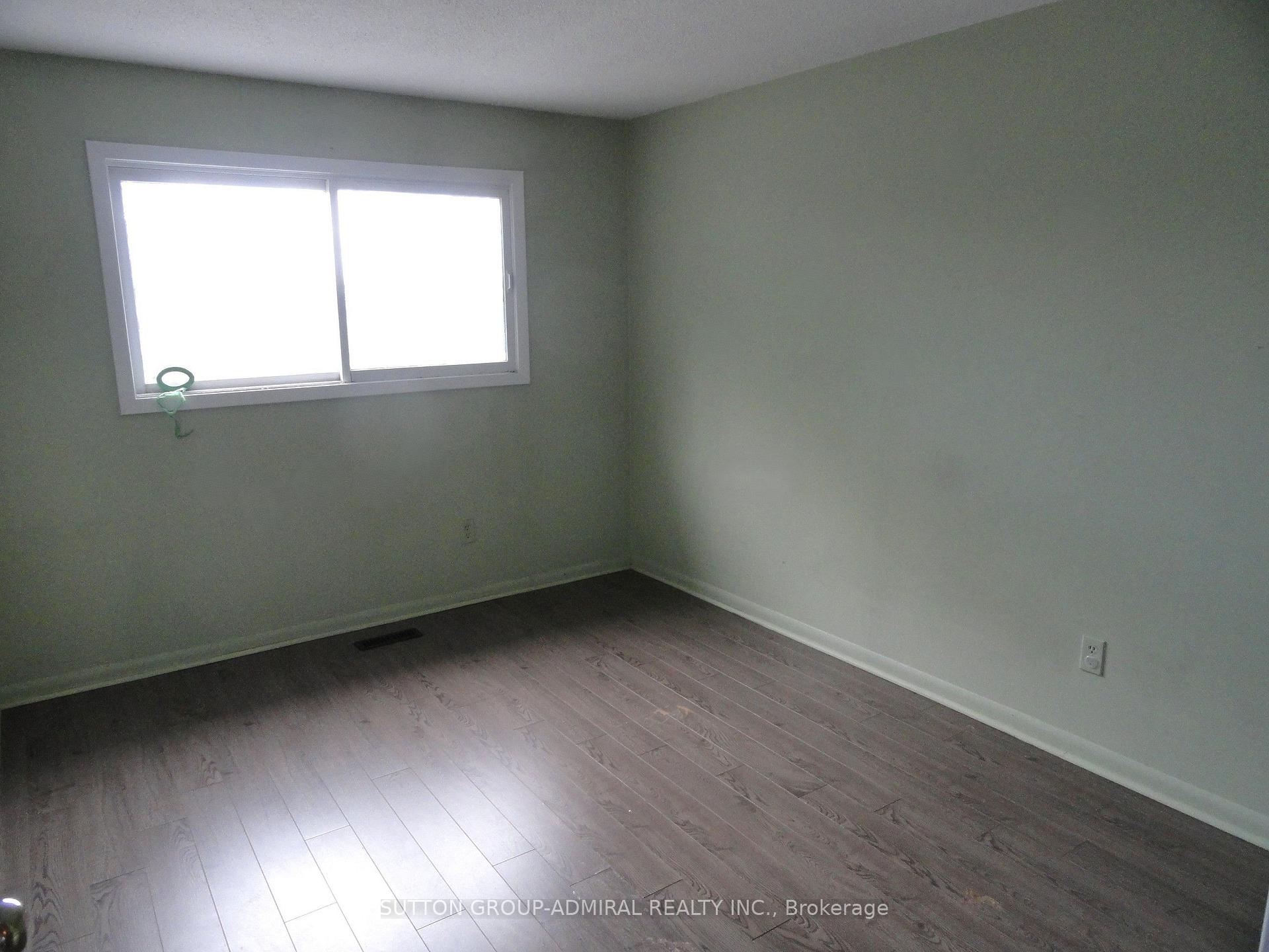 Photo 8 of 228 Royal Salisbury Way, Brampton, Madoc — HOMEH
