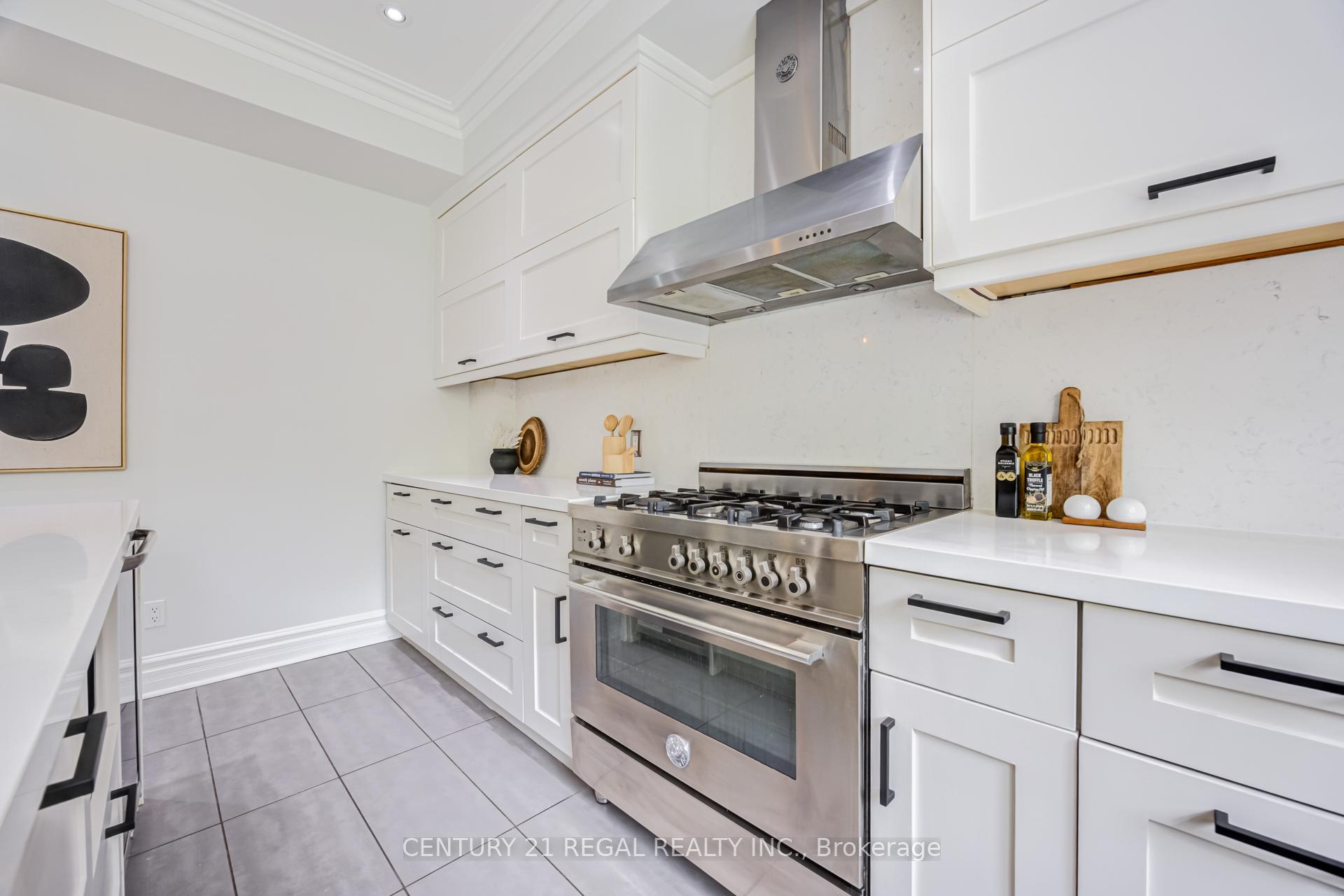 Photo 18 of 38 Mattice Road, Etobicoke, Islington-City Centre West — HOMEH