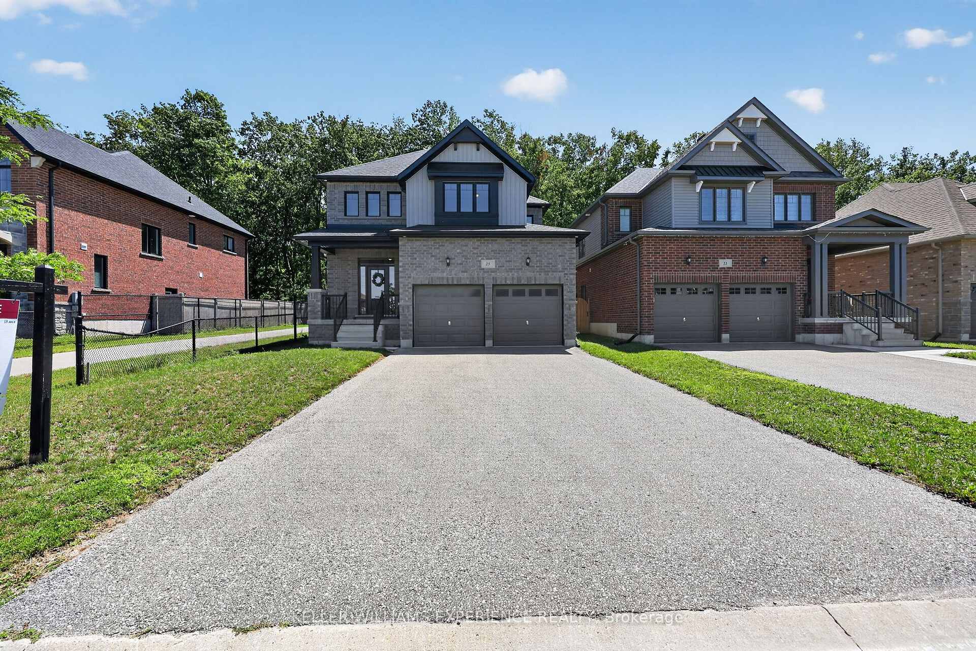 Photo 3 of 25 Atlantis Drive, Orillia — HOMEH