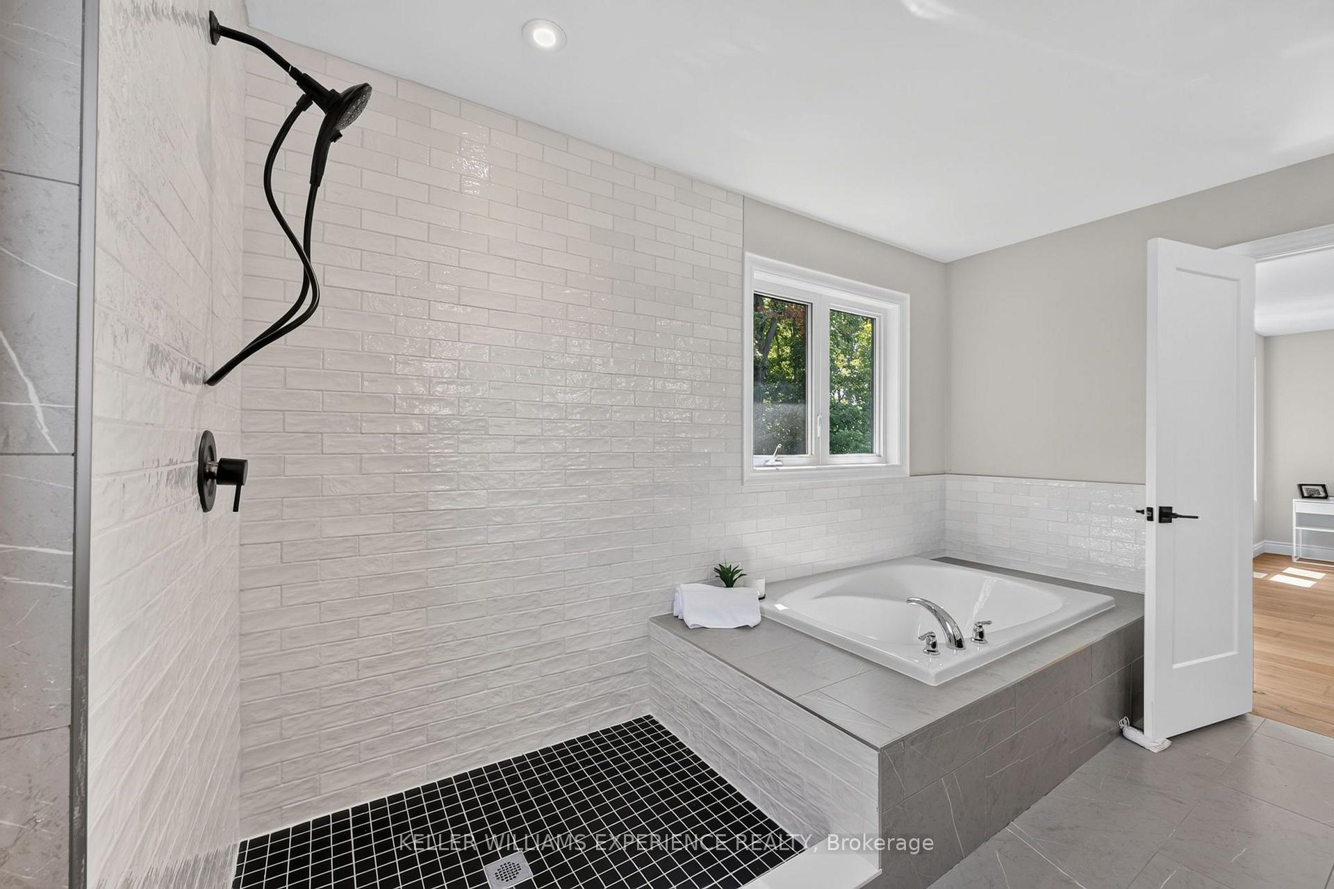 Photo 32 of 25 Atlantis Drive, Orillia — HOMEH