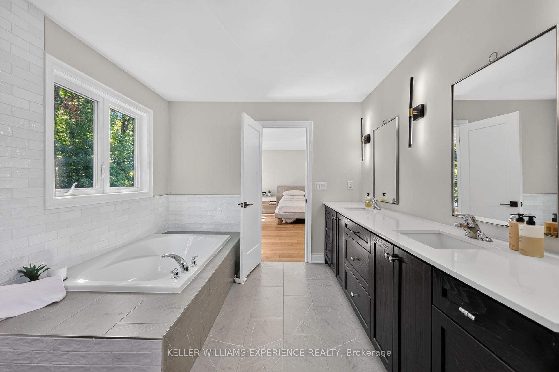 Photo 33 of 25 Atlantis Drive, Orillia — HOMEH