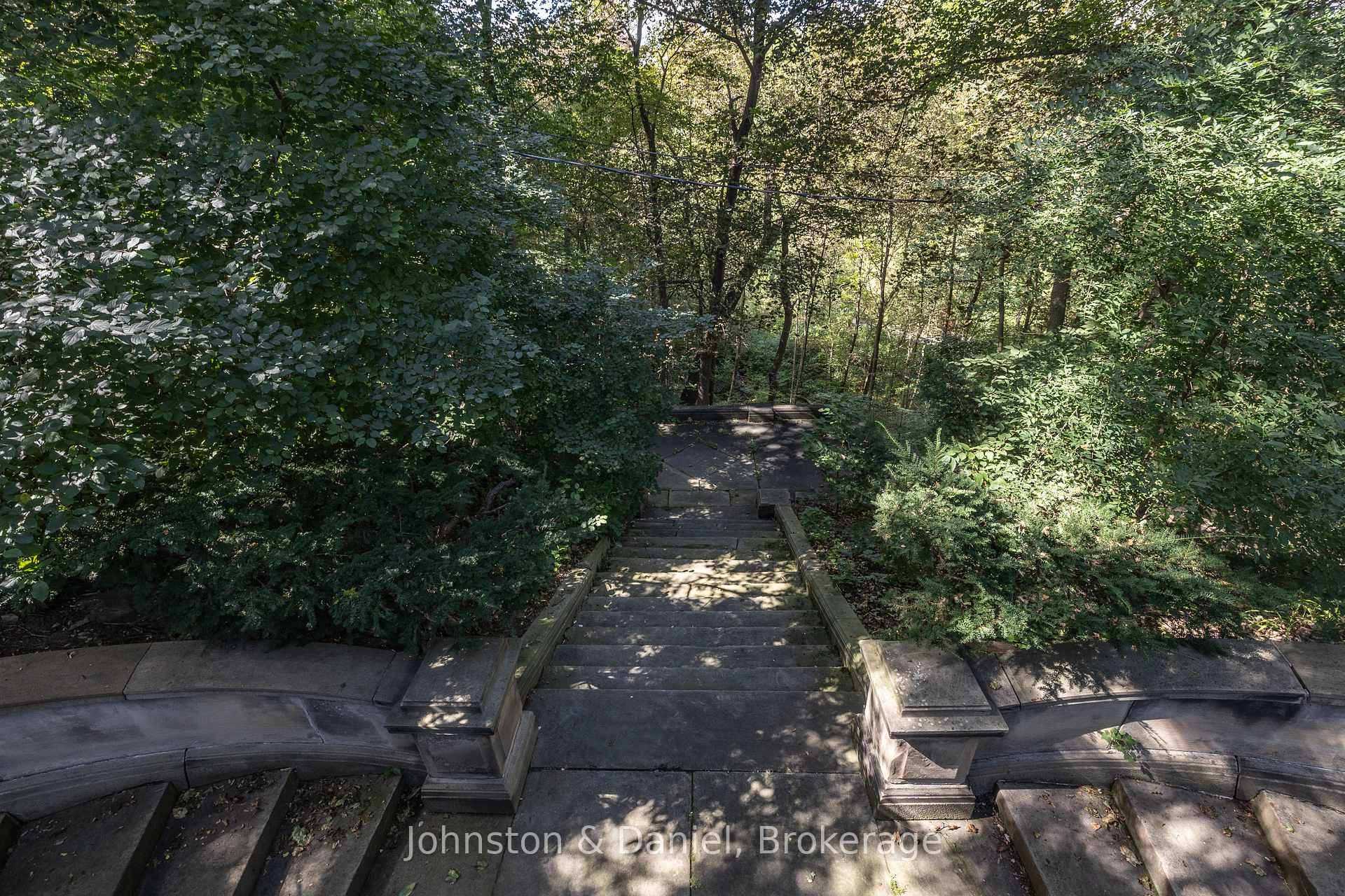 Photo 38 of 89 Ardwold Gate, Toronto, Casa Loma — HOMEH