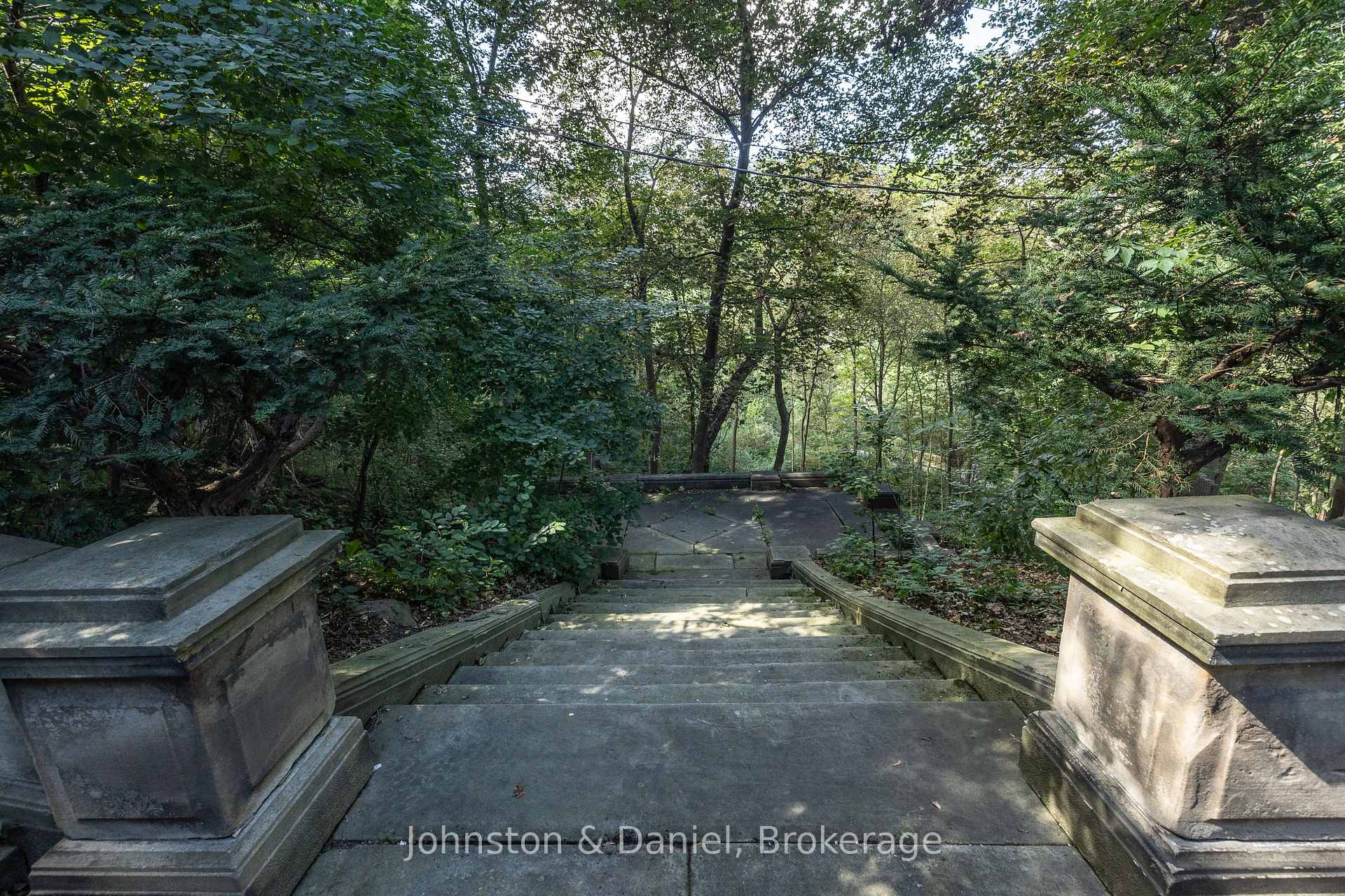 Photo 39 of 89 Ardwold Gate, Toronto, Casa Loma — HOMEH