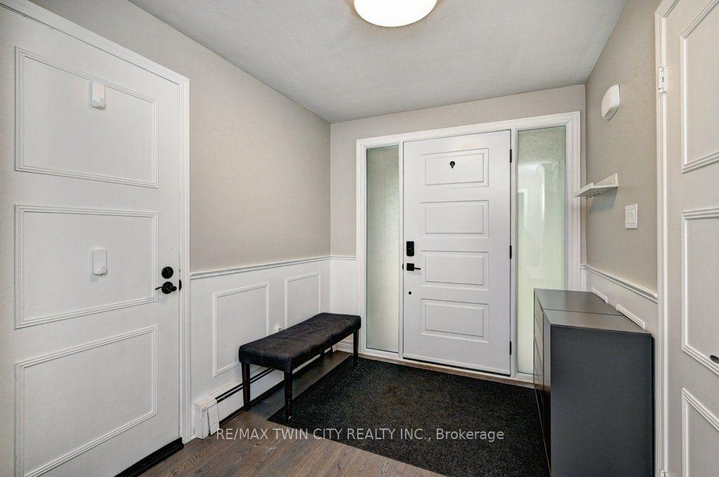 Photo 4 of 163 Chelford Crescent, Waterloo, Lincoln Heights — HOMEH