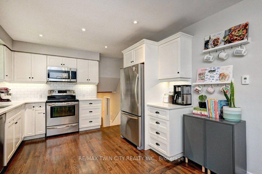 Photo 18 of 163 Chelford Crescent, Waterloo, Lincoln Heights — HOMEH