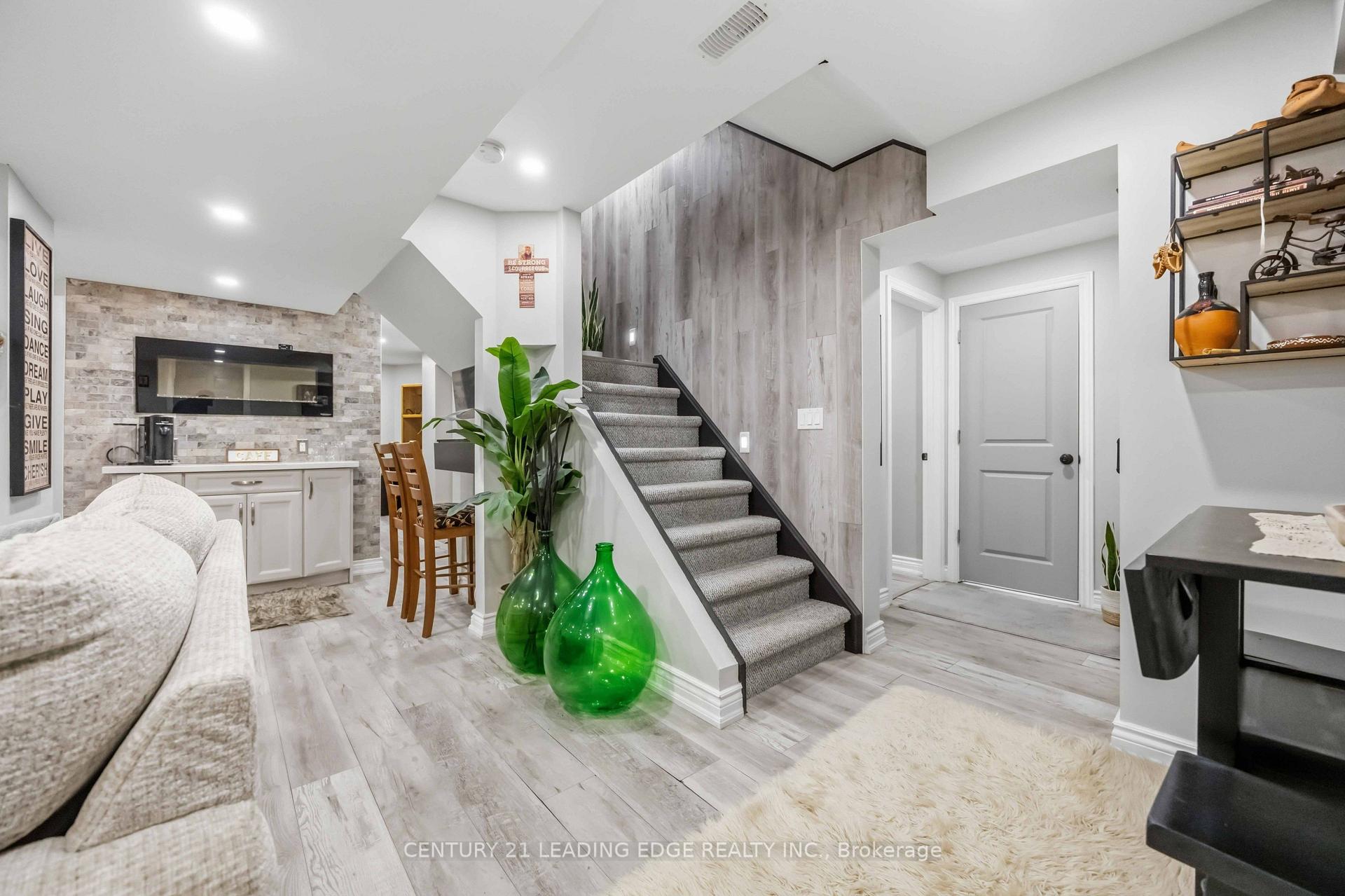 Photo 26 of 272 Senator Street, Pickering, Highbush — HOMEH