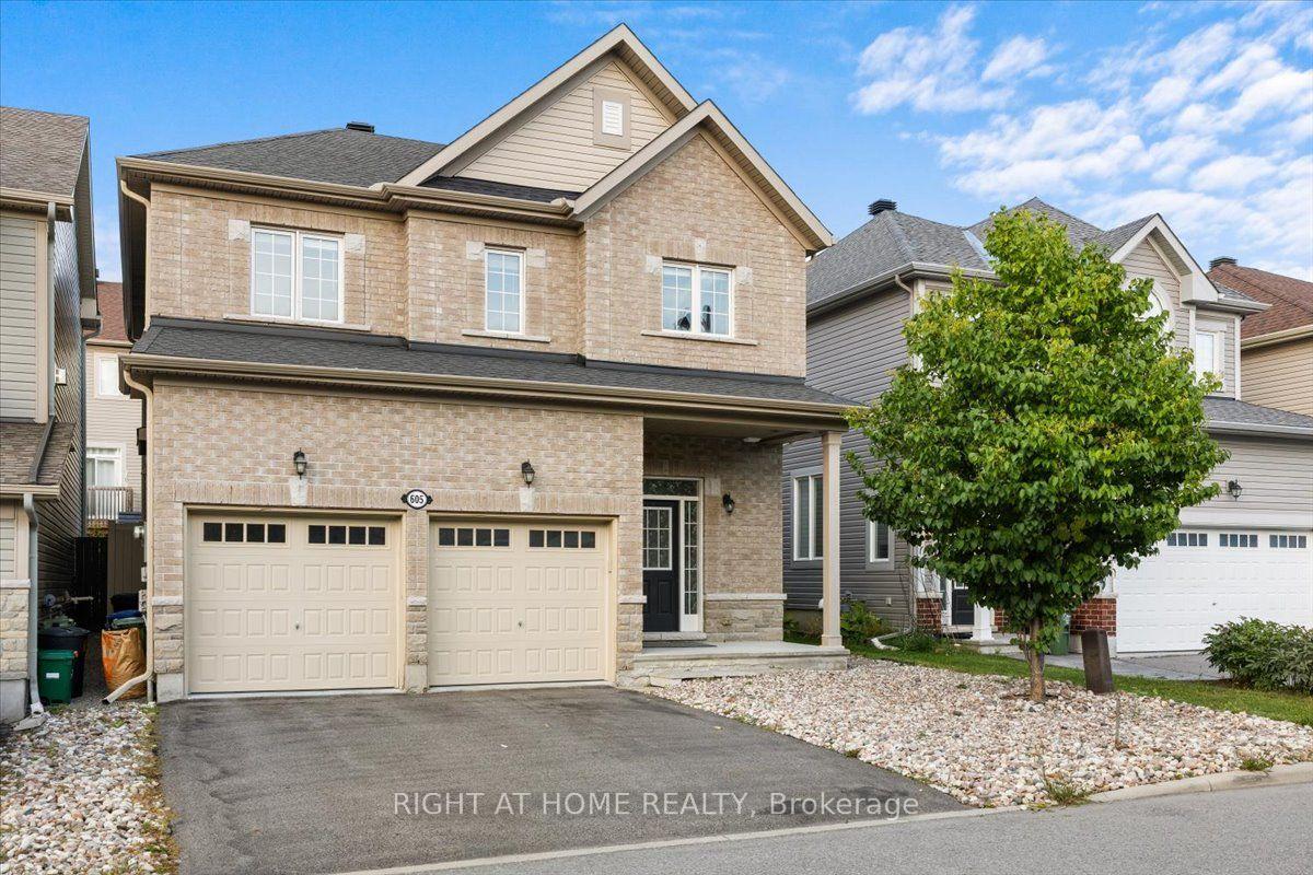 Photo 2 of 605 Silver Spruce Way, Ottawa, Kanata - Emerald Meadows/Trailwest — HOMEH