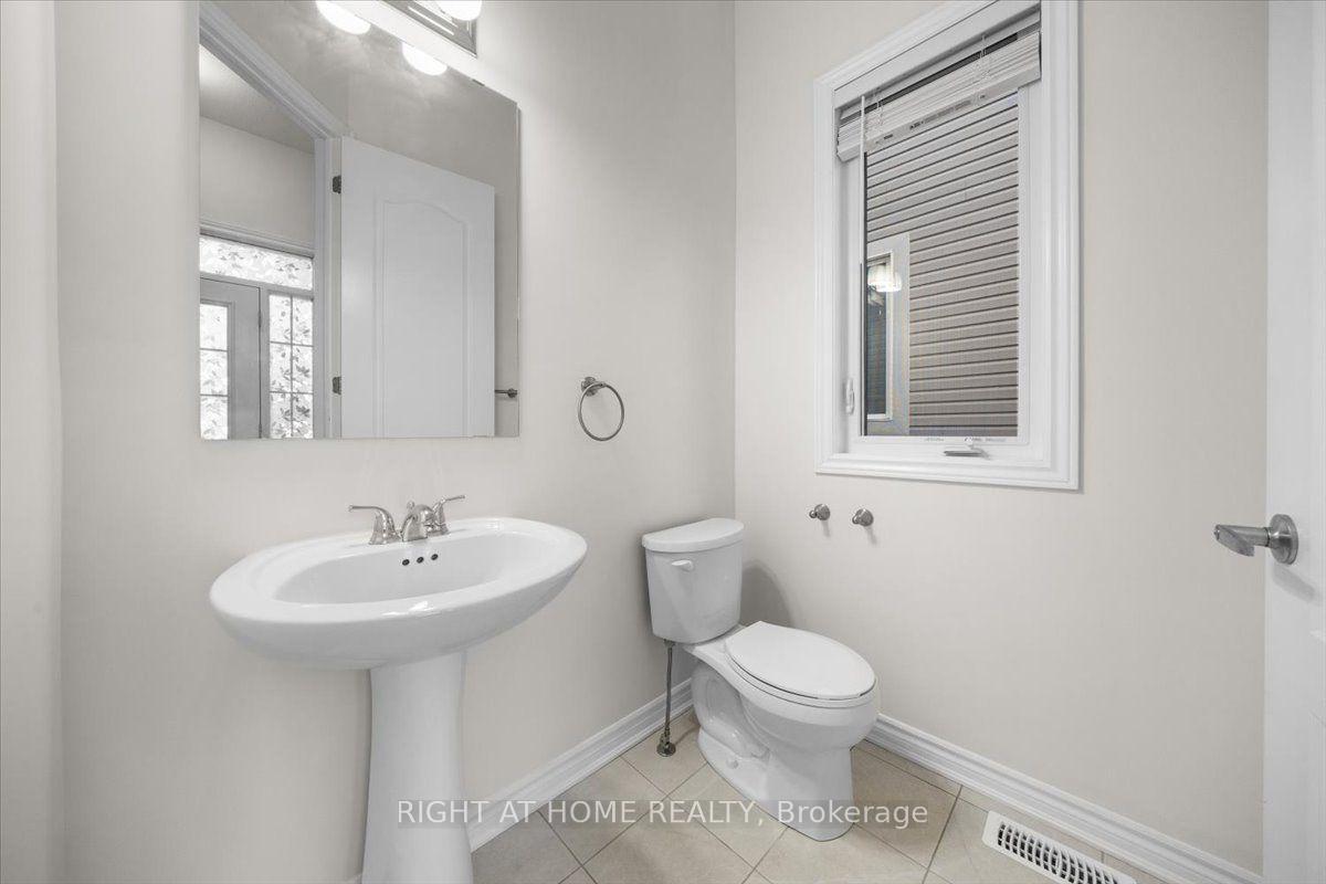 Photo 5 of 605 Silver Spruce Way, Ottawa, Kanata - Emerald Meadows/Trailwest — HOMEH