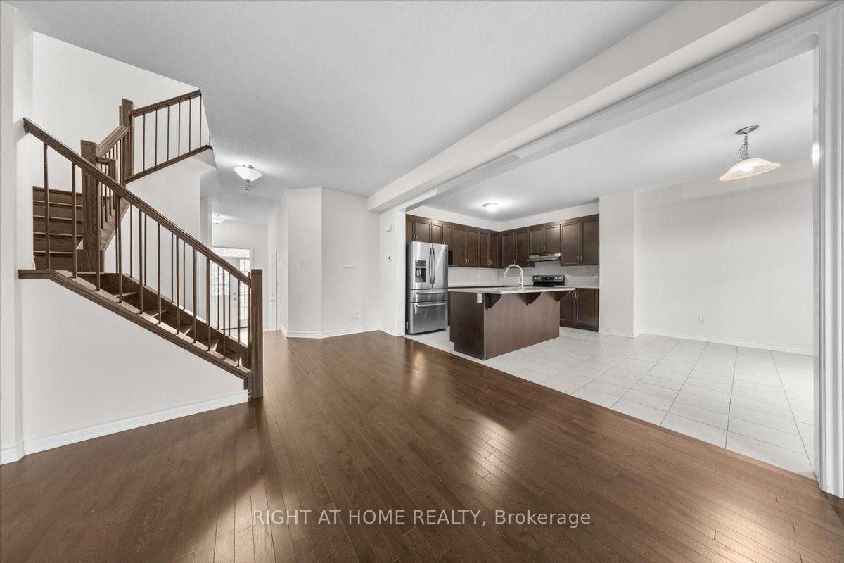 Photo 11 of 605 Silver Spruce Way, Ottawa, Kanata - Emerald Meadows/Trailwest — HOMEH