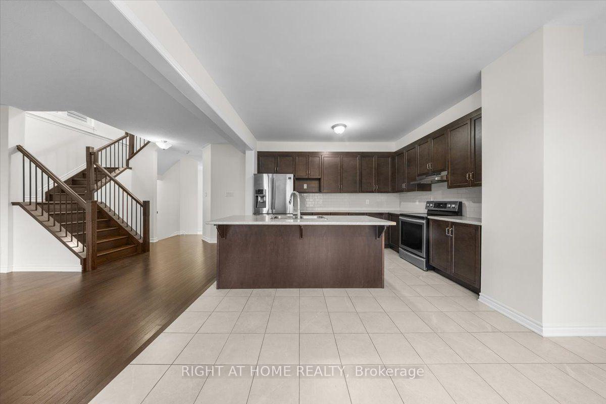 Photo 13 of 605 Silver Spruce Way, Ottawa, Kanata - Emerald Meadows/Trailwest — HOMEH