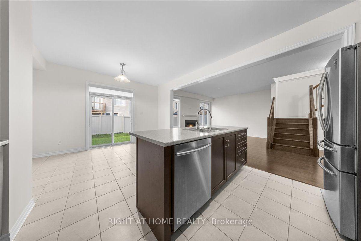 Photo 15 of 605 Silver Spruce Way, Ottawa, Kanata - Emerald Meadows/Trailwest — HOMEH