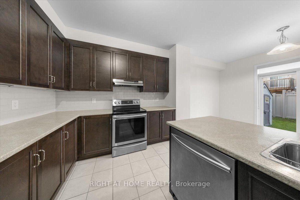 Photo 16 of 605 Silver Spruce Way, Ottawa, Kanata - Emerald Meadows/Trailwest — HOMEH
