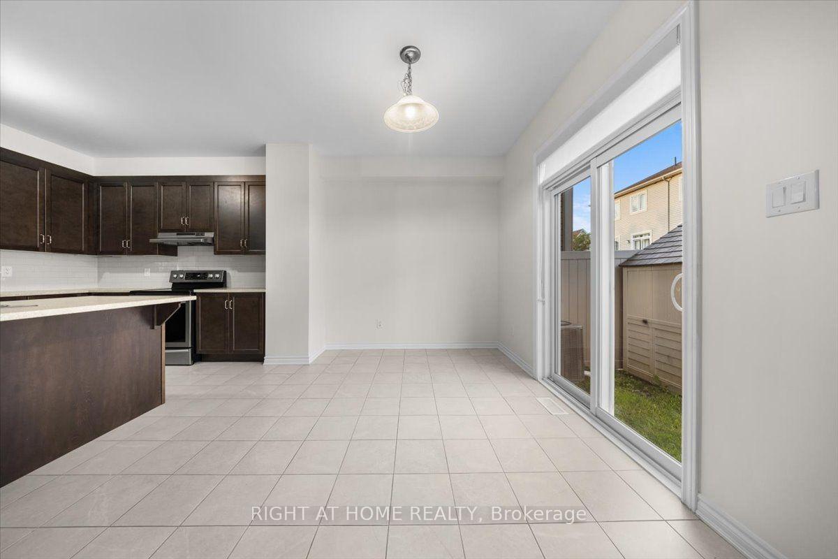 Photo 18 of 605 Silver Spruce Way, Ottawa, Kanata - Emerald Meadows/Trailwest — HOMEH