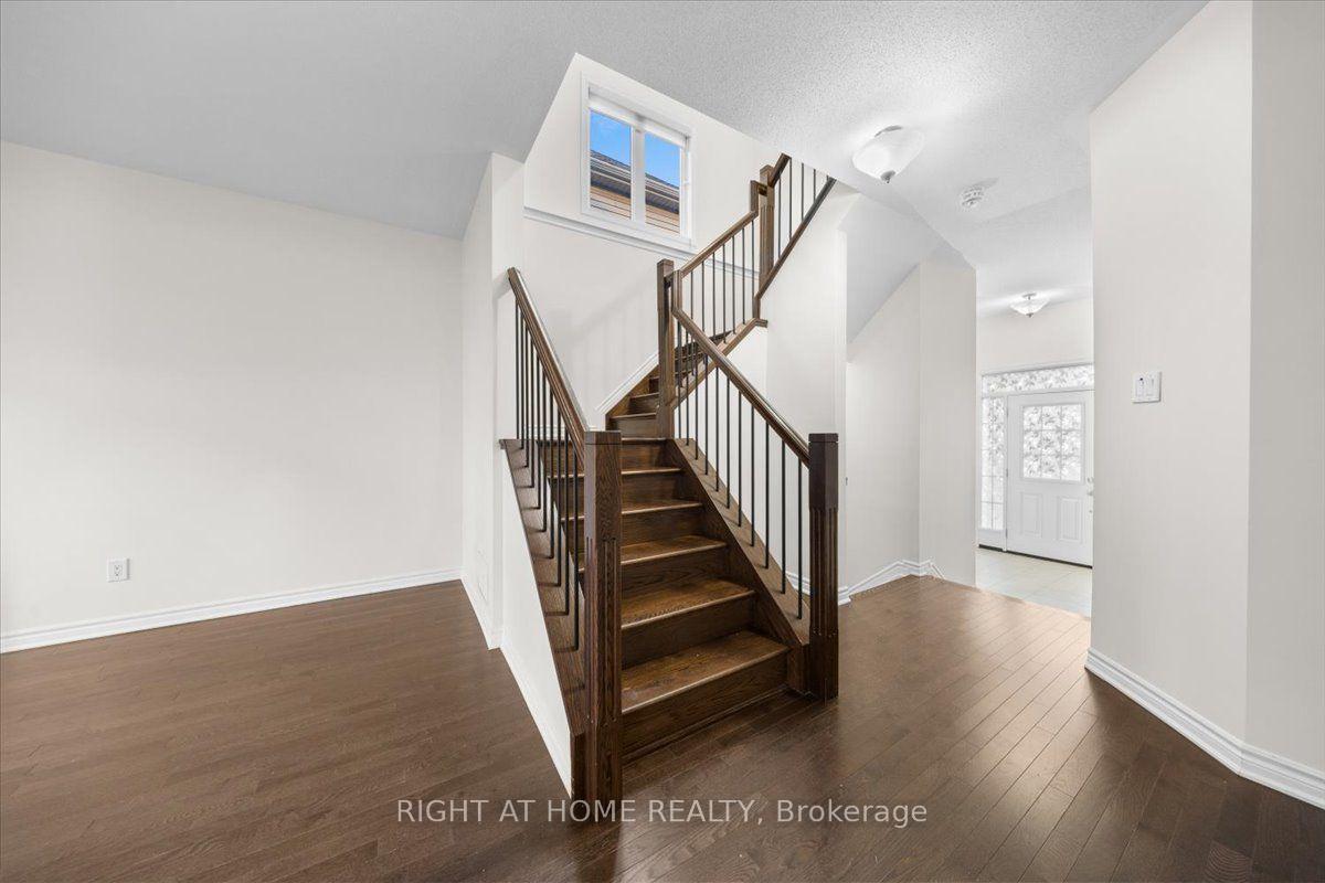 Photo 19 of 605 Silver Spruce Way, Ottawa, Kanata - Emerald Meadows/Trailwest — HOMEH