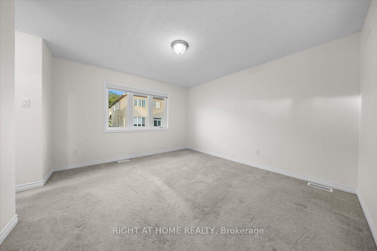 Photo 21 of 605 Silver Spruce Way, Ottawa, Kanata - Emerald Meadows/Trailwest — HOMEH