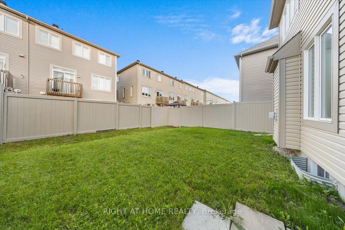 Photo 33 of 605 Silver Spruce Way, Ottawa, Kanata - Emerald Meadows/Trailwest — HOMEH