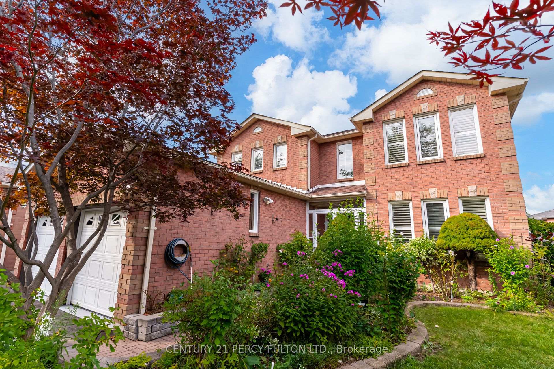 Photo 2 of 27 Dagwell Crescent, Ajax, Central West — HOMEH