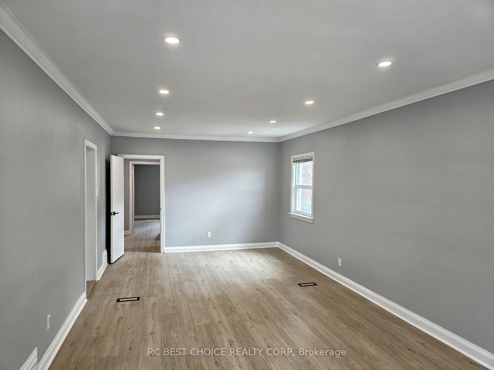 Photo 9 of Unit Main, 45 Mayall Avenue, North York, Downsview-Roding-CFB — HOMEH