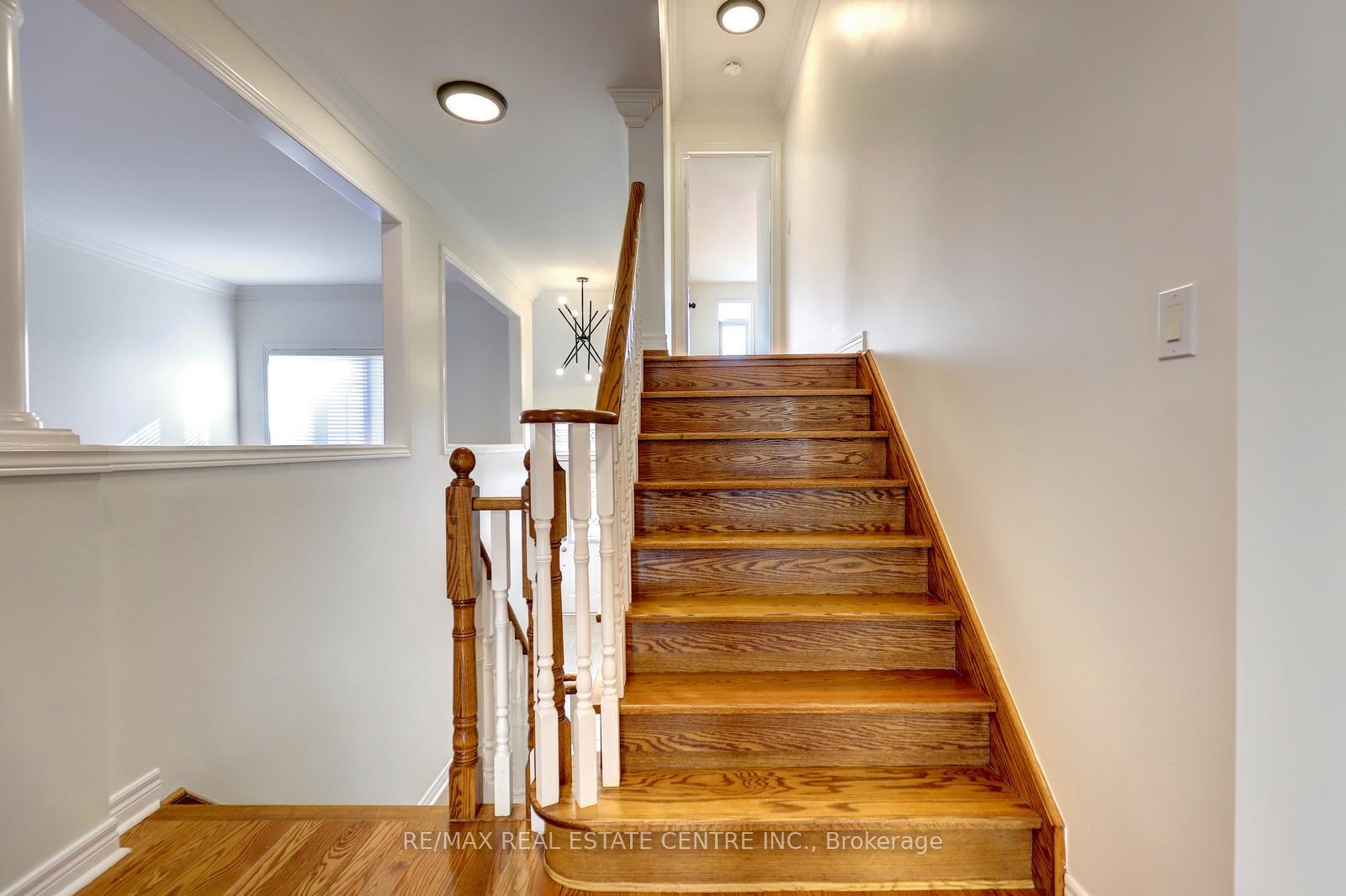 Photo 11 of 64 Meadowlark Drive, Halton Hills, Georgetown — HOMEH