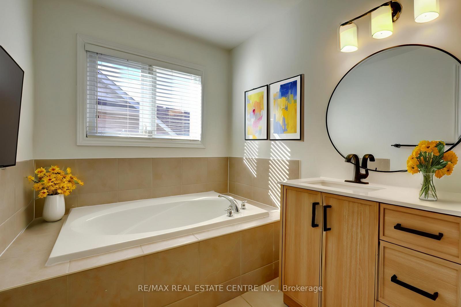 Photo 14 of 64 Meadowlark Drive, Halton Hills, Georgetown — HOMEH